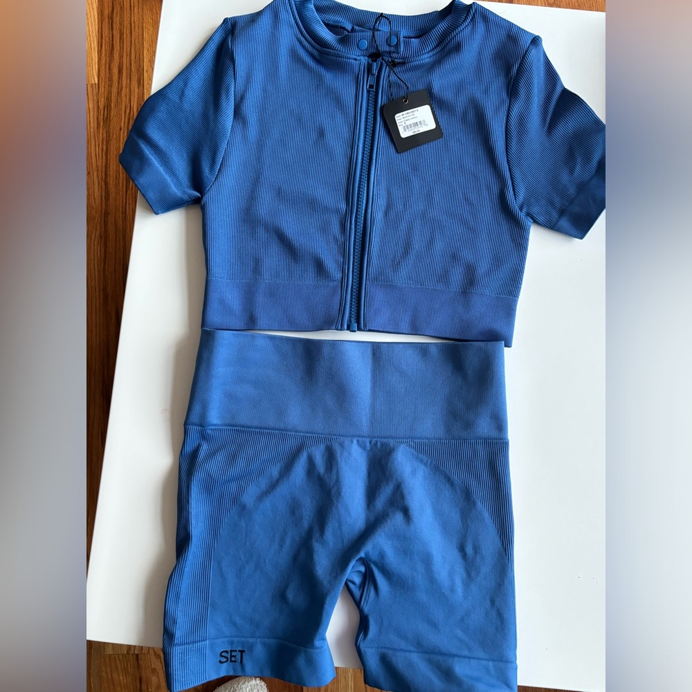 Set active moto top and biker shorts set in cobalt small
